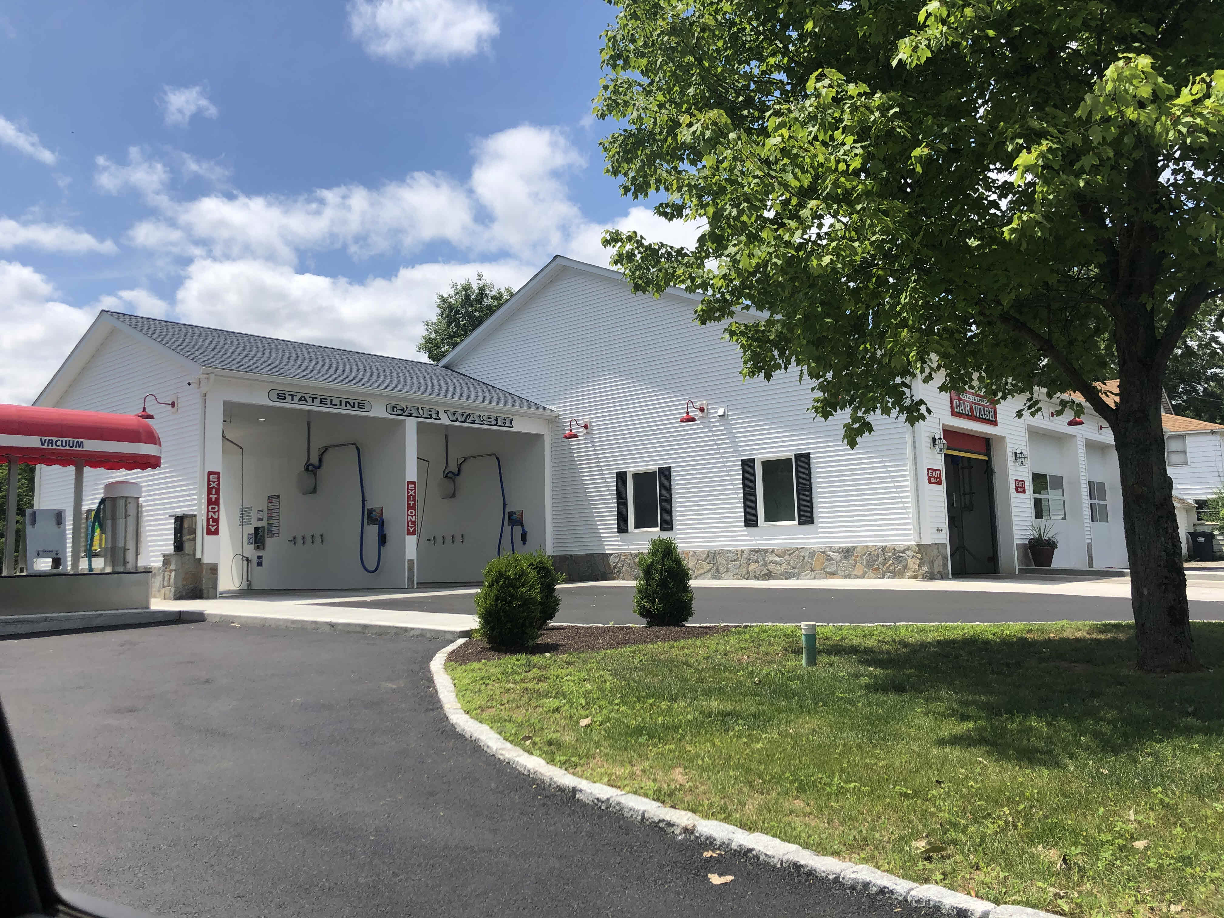 Building photograph for 440 MILLERTON ROAD